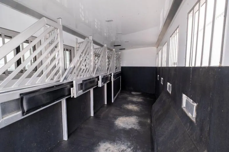 used Horse Trailers Bloomer  for sale, in Seguin, TX Thumbnail 31