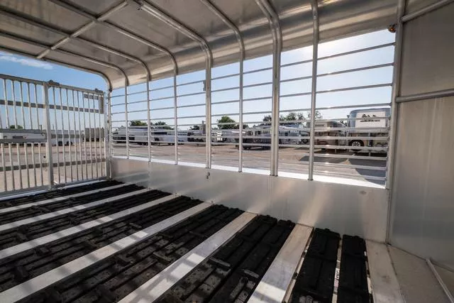 new Stock / Stock Combo Trailers Gooseneck  for sale, in Seguin, TX Thumbnail 8
