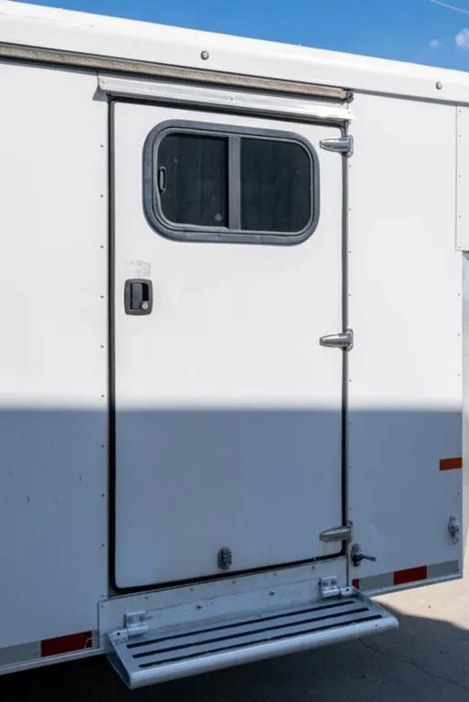 used Horse Trailers Sundowner Trailers  for sale, in Seguin, TX Thumbnail 6