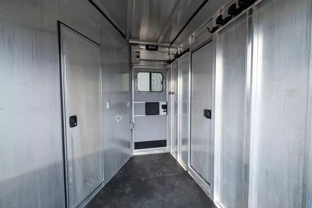 used Horse Trailers Exiss Trailers  for sale, in Seguin, TX Thumbnail 9