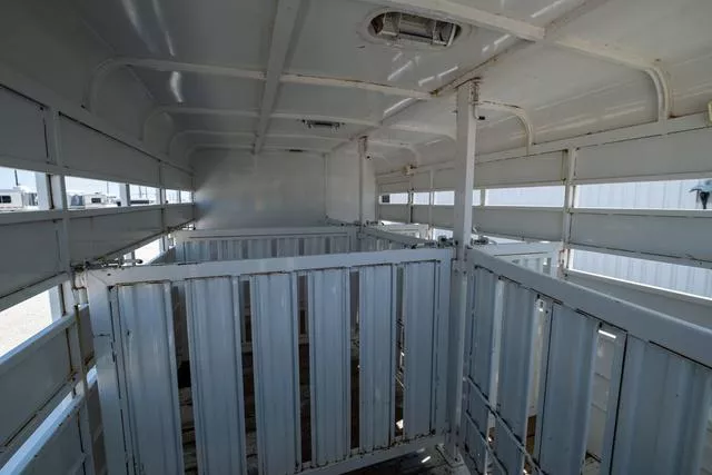 used Horse Trailers W-W Trailer  for sale, in Seguin, TX Thumbnail 15