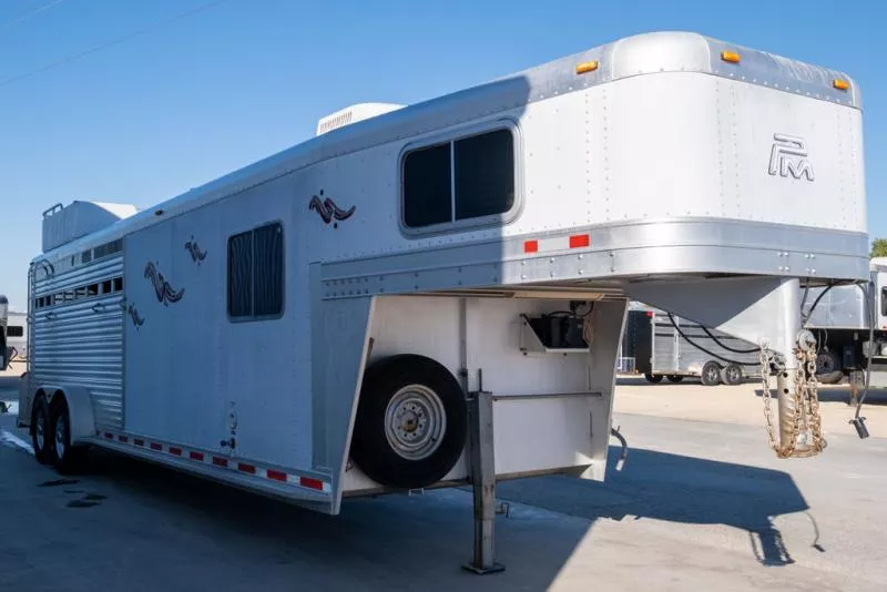 used Horse Trailers Platinum Coach  for sale, in Seguin, TX Thumbnail 4