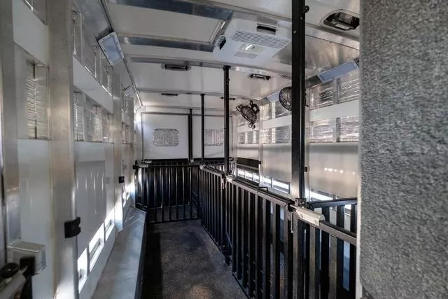 used Horse Trailers Cimarron Trailers  for sale, in Seguin, TX Thumbnail 26