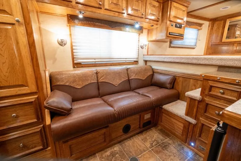 used Horse Trailers Platinum Coach  for sale, in Seguin, TX Thumbnail 32