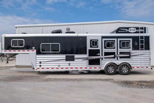 used Horse Trailers Elite Trailers  for sale, in Seguin, TX Thumbnail 2