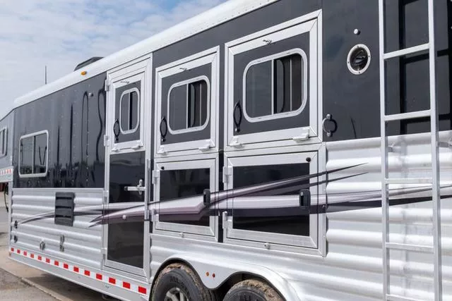 used Horse Trailers Elite Trailers  for sale, in Seguin, TX Thumbnail 7