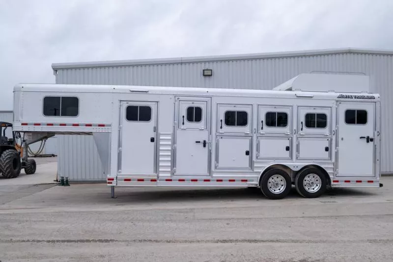 used Horse Trailers Elite Trailers  for sale, in Seguin, TX Thumbnail 2