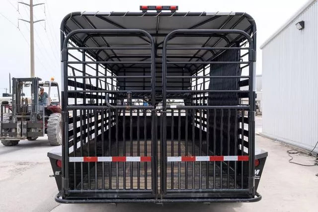 used Stock / Stock Combo Trailers CM Trailers  for sale, in Seguin, TX Thumbnail 5