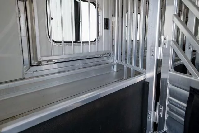 used Horse Trailers Cimarron Trailers  for sale, in Seguin, TX Thumbnail 32