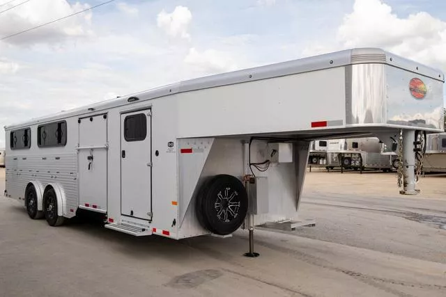 used Horse Trailers Sundowner Trailers  for sale, in Seguin, TX Thumbnail 5