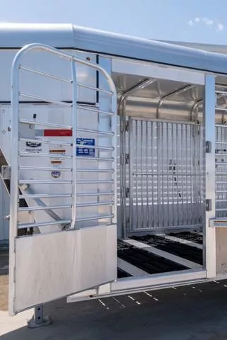 new Stock / Stock Combo Trailers Gooseneck  for sale, in Seguin, TX Thumbnail 8