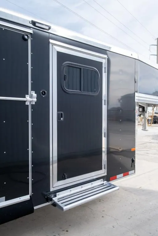 new Horse Trailers Sundowner Trailers  for sale, in Seguin, TX Thumbnail 6