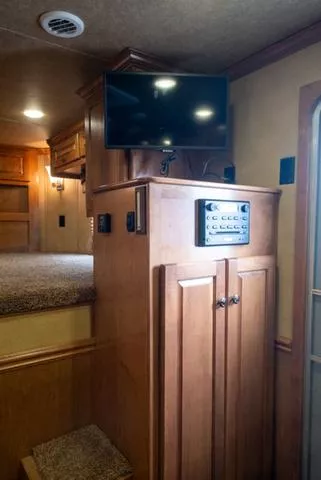 used Horse Trailers Merhow Trailers  for sale, in Seguin, TX Thumbnail 24