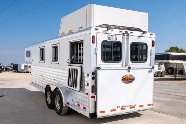used Horse Trailers Sundowner Trailers  for sale, in Seguin, TX Thumbnail 4