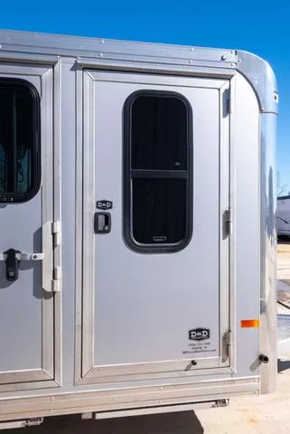 used Horse Trailers Sundowner Trailers  for sale, in Seguin, TX Thumbnail 8