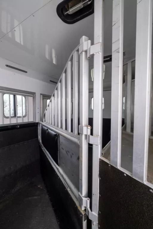 used Horse Trailers Merhow Trailers  for sale, in Seguin, TX Thumbnail 12