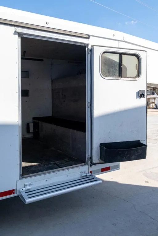 used Horse Trailers Sundowner Trailers  for sale, in Seguin, TX Thumbnail 7