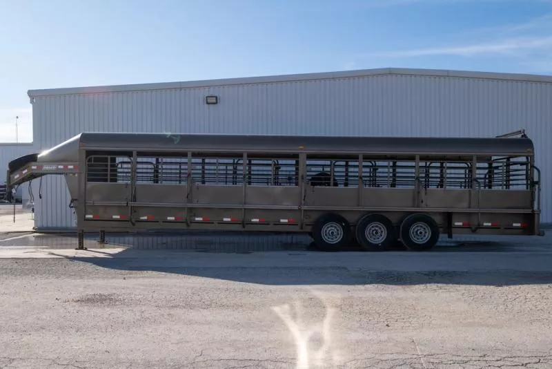 used Stock / Stock Combo Trailers Delco Trailers  for sale, in Seguin, TX Thumbnail 2