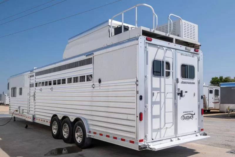 used Horse Trailers Elite Trailers  for sale, in Seguin, TX Thumbnail 16