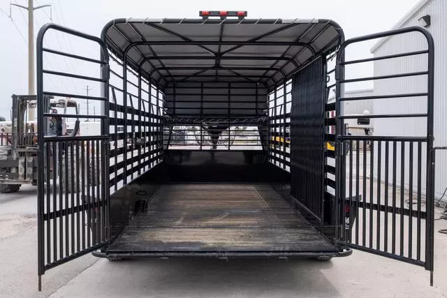 used Stock / Stock Combo Trailers CM Trailers  for sale, in Seguin, TX Thumbnail 6