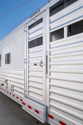 used Horse Trailers Elite Trailers  for sale, in Seguin, TX Thumbnail 20