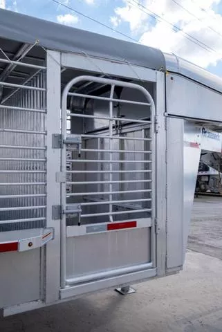 new Stock / Stock Combo Trailers Gooseneck  for sale, in Seguin, TX Thumbnail 6