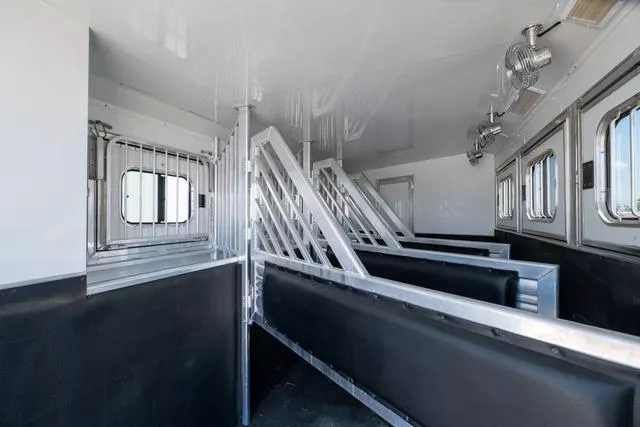 used Horse Trailers Cimarron Trailers  for sale, in Seguin, TX Thumbnail 31
