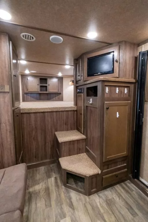 used Horse Trailers Lakota  for sale, in Seguin, TX Thumbnail 29