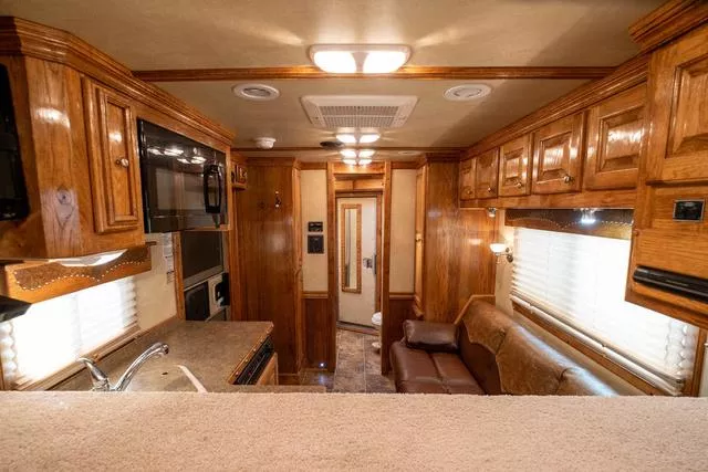 used Horse Trailers Platinum Coach  for sale, in Seguin, TX Thumbnail 27