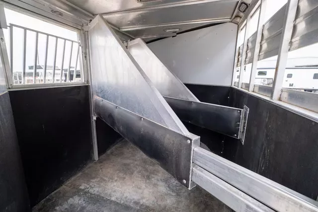 used Horse Trailers CM Trailers  for sale, in Seguin, TX Thumbnail 12