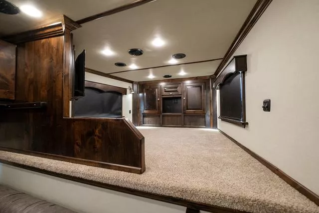 used Horse Trailers Elite Trailers  for sale, in Seguin, TX Thumbnail 6