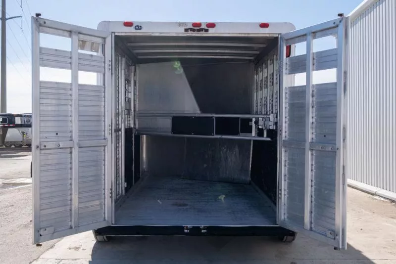 used Horse Trailers Sundowner Trailers  for sale, in Seguin, TX Thumbnail 9