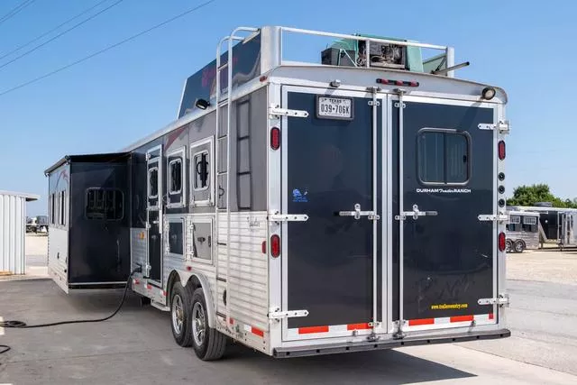 used Horse Trailers Bison Trailers  for sale, in Seguin, TX Thumbnail 5