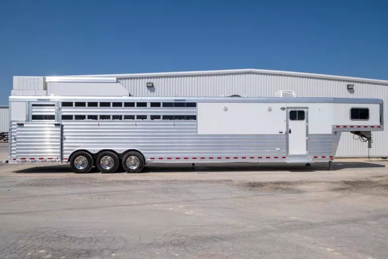 used Horse Trailers Elite Trailers  for sale, in Seguin, TX Thumbnail 2