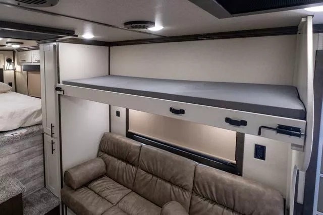 2025 Merhow Trailers 4 Horse Summit Side Load Living Quarters Trailer ...