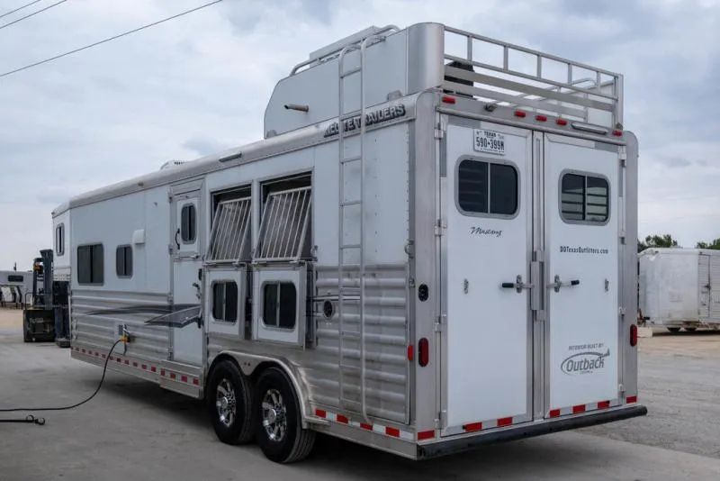 used Horse Trailers Elite Trailers  for sale, in Seguin, TX Thumbnail 4