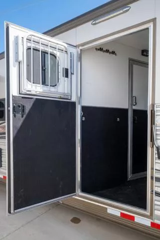 used Horse Trailers Cimarron Trailers  for sale, in Seguin, TX Thumbnail 27