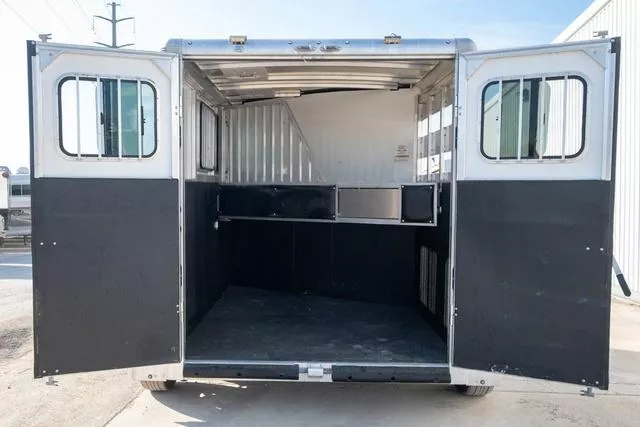 used Horse Trailers Sundowner Trailers  for sale, in Seguin, TX Thumbnail 10