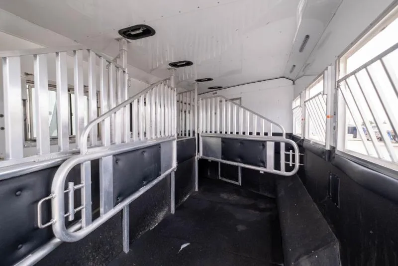 used Horse Trailers Merhow Trailers  for sale, in Seguin, TX Thumbnail 31