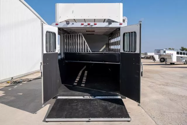 used Horse Trailers Sundowner Trailers  for sale, in Seguin, TX Thumbnail 14