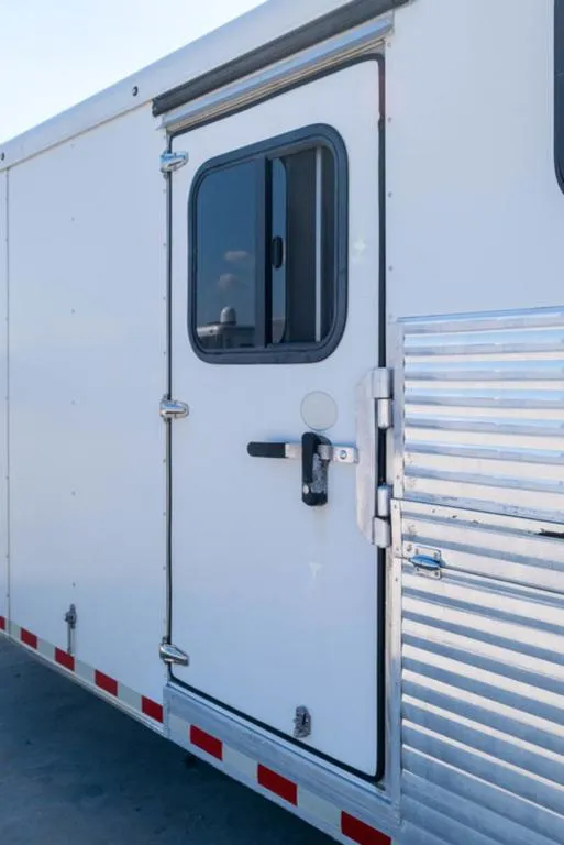 used Horse Trailers Sundowner Trailers  for sale, in Seguin, TX Thumbnail 14