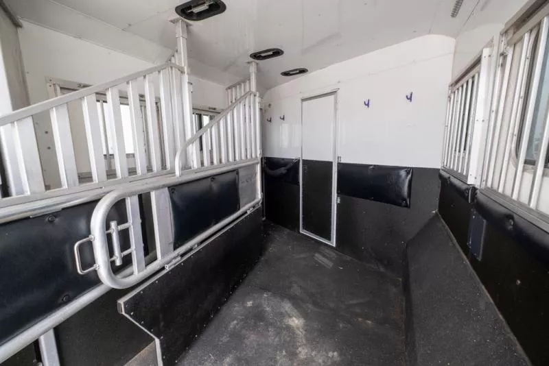 used Horse Trailers Merhow Trailers  for sale, in Seguin, TX Thumbnail 17