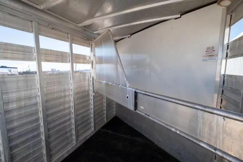 used Horse Trailers Sundowner Trailers  for sale, in Seguin, TX Thumbnail 12