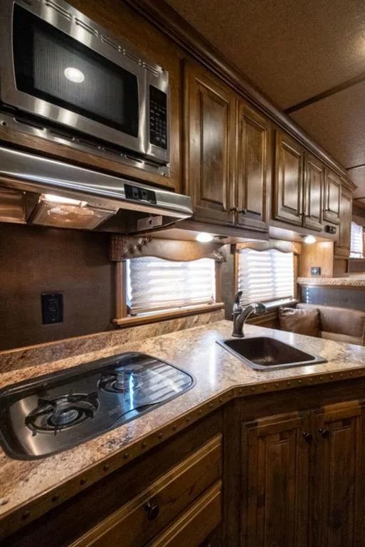 used Horse Trailers Elite Trailers  for sale, in Seguin, TX Thumbnail 12