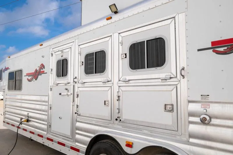 used Horse Trailers Platinum Coach  for sale, in Seguin, TX Thumbnail 6