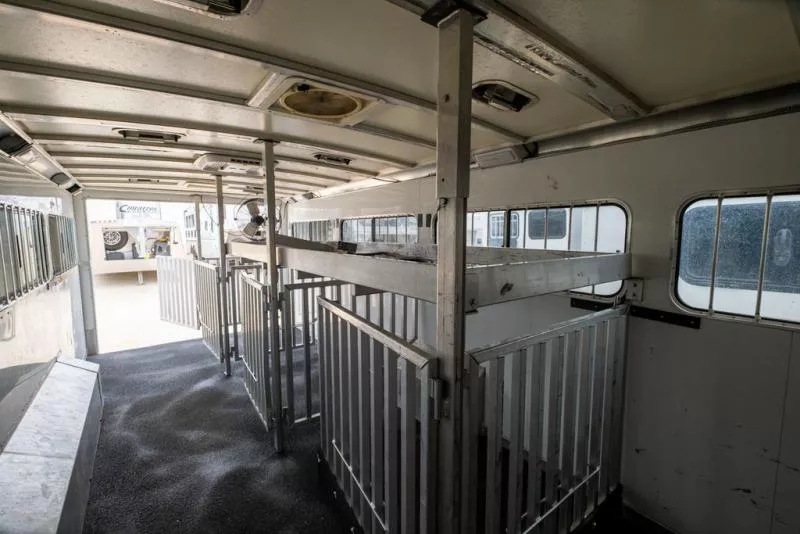 used Horse Trailers Cimarron Trailers  for sale, in Seguin, TX Thumbnail 9