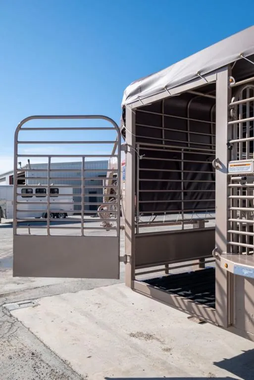 new Stock / Stock Combo Trailers Gooseneck  for sale, in Seguin, TX Thumbnail 7