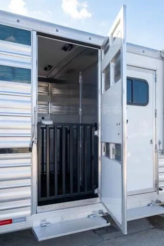 used Horse Trailers Cimarron Trailers  for sale, in Seguin, TX Thumbnail 28