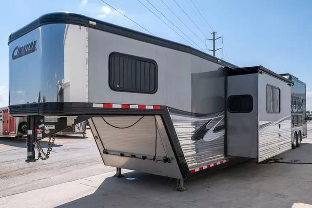 used Horse Trailers Cimarron Trailers  for sale, in Seguin, TX Thumbnail 9