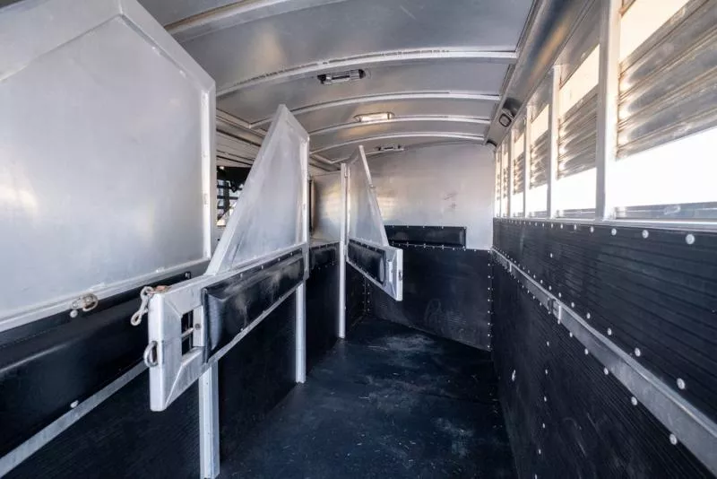 used Horse Trailers Platinum Coach  for sale, in Seguin, TX Thumbnail 25